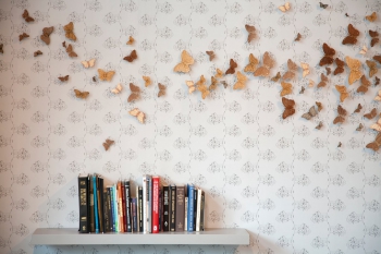 Готовая стена после поклейки Готовая стена после поклейки