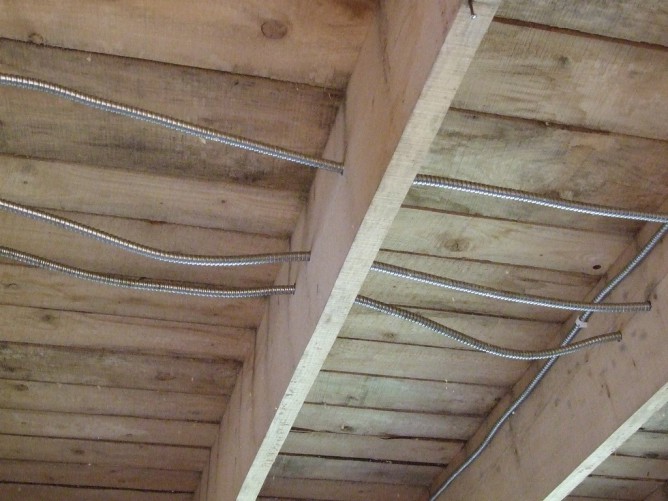 Проводка в металлорукаве